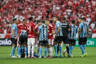 PORTO ALEGRE, RS, BRASIL, 08/03/2026: Inter e Grêmio se enfrentam no Estádio Beira-Rio, no Gre-Nal de número 451, no jogo de volta da final do Campeonato Gaúcho de 2026, o Gauchão. Após o jogo de ida, na Arena, terminar em 3 a 0 para o Grêmio, o Internacional recebe o adversário em casa com a missão de tentar reverter o placar e conquistar o bicampeonato estadual. Foto: Renan Mattos/Agência RBS<!-- NICAID(16240628) -->