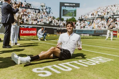 Taylor Fritz vence Zverev e é campeão em Stuttgart<!-- NICAID(16060399) -->