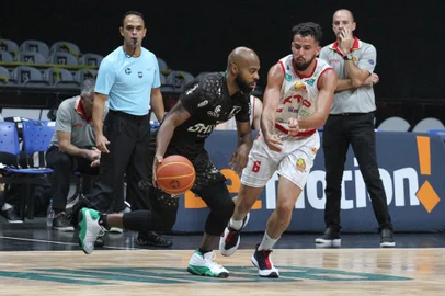 KTO/Caxias do Sul Basquete encara o Bauru, no Ginásio da Gávea, na abertura dos playoffs do NBB.<!-- NICAID(14763658) -->