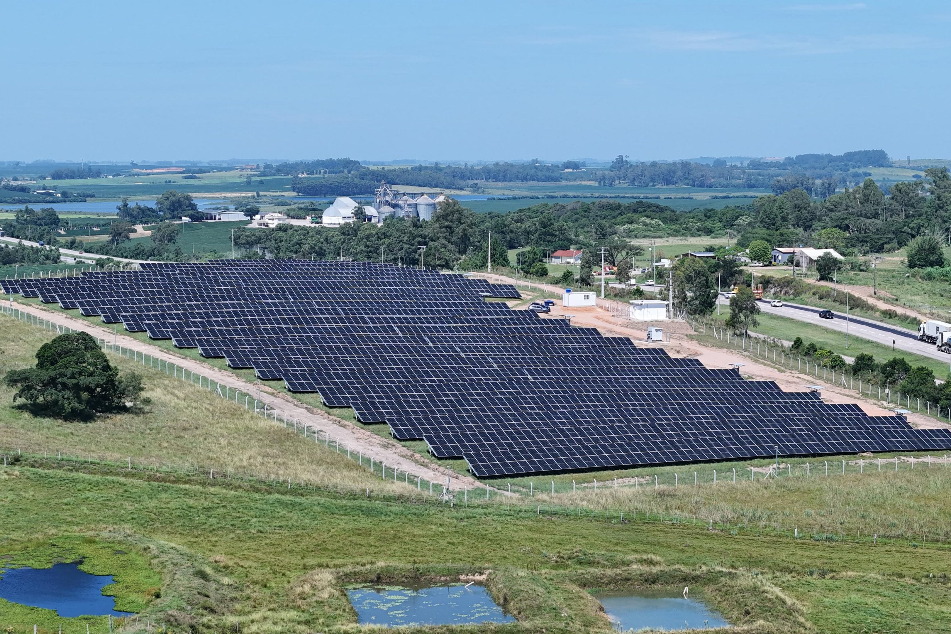 Banco gaúcho compra duas usinas de energia solar | GZH