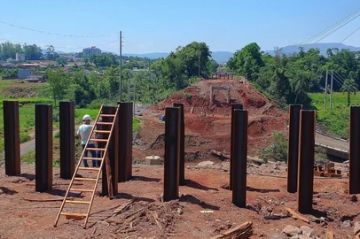 Ponte entre Arroio do Meio e Lajeado está sendo reconstruída na RS-130