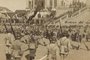 Desfile militar defronte à Praça Rui Barbosa (Praça Dante Alighieri), por ocasião da despedida dos pracinhas da FEB, rumo ao Rio de Janeiro, onde embarcaram no navio a vapor com destino à Itália para juntaram-se com os soldados das forças aliadas na Segunda Guerra Mundial. Ex-combatentes e ex-pracinhas.