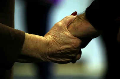 PORTO ALEGRE -RS - BR - 03.10.2018Aulas de dança para pacientes com Parkinson.Projeto de pesquisa da UFRGS que oferece aulas de dança específicas para o tratamento de quem sofre do mal de Parkinson.FOTÓGRAFO: TADEU VILANI - AGÊNCIARBS Editoria Diário Gaúcho<!-- NICAID(13767845) -->
