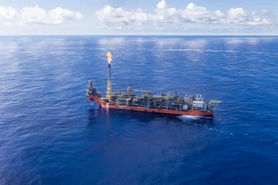 O FPSO Pioneiro de Libra entrou em operação na primeira área de partilha da produção do país e é a 16ª plataforma em operação na Bacia de Santos. <!-- NICAID(13818136) -->