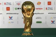 The World Cup trophy is pictured during a press conference of FIFA President Gianni Infantino (out of frame) on the eve of the opening match of the 2026 World Cup football tournament at Mexico City Stadium in Mexico City on June 10, 2026. (Photo by Alfredo ESTRELLA / AFP)Editoria: SPOLocal: Mexico CityIndexador: ALFREDO ESTRELLASecao: world championshipFonte: AFPFotógrafo: STF<!-- NICAID(16303803) -->