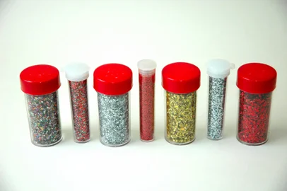 Potes com glitter. Foto: Warren Millar / stock.adobe.comFonte: 854626<!-- NICAID(15510477) -->