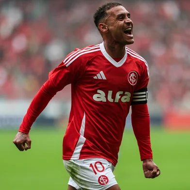 PORTO ALEGRE, RS, BRASIL, 20-07-2025: INTERNACIONAL x CEARÁ. Colorado recebe no Beira-Rio o Ceará, pela 15ª rodada do Campeonato Brasileiro. Gol de Alan Patrick, que dá vantagem ao Internacional, por 1x0.  Fotos: Duda Fortes/Agencia RBS<!-- NICAID(16084109) -->