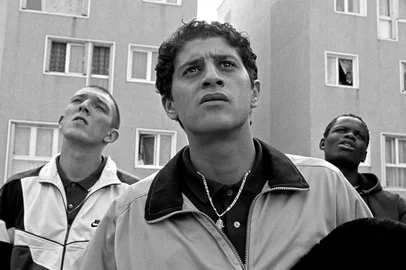 Na próxima terça-feira, dia 29, começa em Caxias o Cineclube Manifesto. A proposta é a realização de sessões de cinema quinzenais, gratuitas, na Sala de Cinema Ulysses Geremia, seguidas de bate-papo. O primeiro filme a ser exibido é o francês "O Ódio", de Mathieu Kassovitz.<!-- NICAID(16025022) -->
