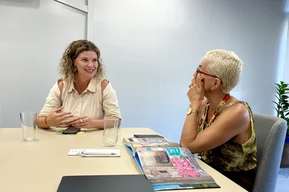 A secretária da Cultura de Caxias do Sul, Tatiane Frizzo, foi a Porto Alegre nesta terça-feira (21/01) para um encontro com Liliana Cardoso, secretária de Cultura e Economia Criativa da Capital e, também, Beatriz Araujo, secretária de Cultura do Estado.<!-- NICAID(15958424) -->