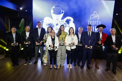 PORTO ALEGRE, RS, BRASIL, 02-09-2025: A 26ª edição do Troféu Guri, uma das mais tradicionais premiações do Estado. Em 2025, serão homenageadas 11 personalidades que se destacam em suas áreas de atuação e ajudam a alavancar o Rio Grande do Sul para além de suas fronteiras. Foto: Renan Mattos / Agência RBS<!-- NICAID(16115715) -->
