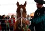 Sob aplausos ao cavalo Caramelo e a sobrevivente da cheia, Acampamento Farroupilha é aberto em Porto Alegre