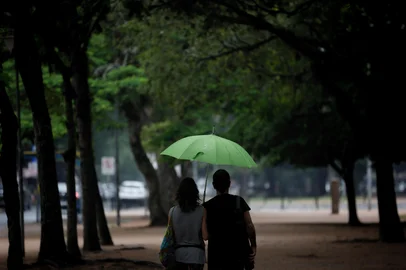 Porto Alegre, RS, Brasil, 21-02-2022: Chuva. Foto: Mateus Bruxel / Agência RbsIndexador: Mateus Bruxel<!-- NICAID(15022552) -->