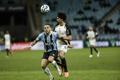 PORTO ALEGRE, RS, BRASIL, 12-06-2025: Grêmio recebe Corinthians pela 12ª rodada do Campeonato Brasileiro 2025, na Arena Porto-Alegrense. O tricolor vem de duas vitórias seguidas no campeonato e busca manter o bom momento na véspera da parada para o Mundial de Clubes. Foto: André Ávila/Agência RBSIndexador: Andre Avila<!-- NICAID(16058711) -->