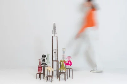 A exposição entre de Cristina Lisot que será realizada na Galeria de Artes do Campus 8 da Universidade de Caxias do Sul (UCS) apresenta a obra da artista caxiense Cristina Lisot e uma produção que relaciona corpo, espaço e memória, num misto de linguagens artísticas que vai da arte têxtil ao vídeo.<!-- NICAID(15781139) -->