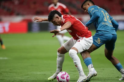 PORTO ALEGRE, RS, BRASIL - 19-10-2025: Internacional enfrenta o Sport Recife pela 29ª rodada do Campeonato Brasileiro, no Estádio Beira-Rio. Foto: Renan Mattos/Agência RBS.<!-- NICAID(16149659) -->