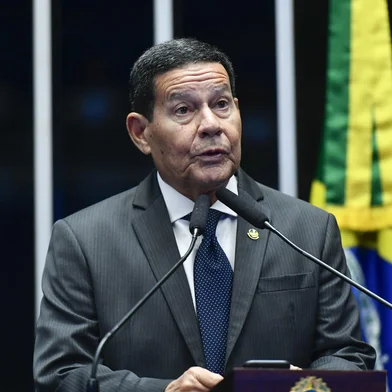 Plenário do Senado Federal durante sessão deliberativa extraordinária.Em disurso, à tribuna, senador Hamilton Mourão (Republicanos-RS).Foto: Geraldo Magela/Agência Senado<!-- NICAID(15673903) -->