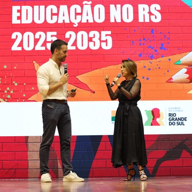 Programa do governo estadual: Jovem na EscolaGovernador Eduardo Leite e a secretária da Educação, Raquel Teixeira.<!-- NICAID(15979222) -->