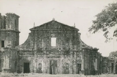 Ruínas de São Miguel das Missões. Foto da década de 1960.<!-- NICAID(16130939) -->
