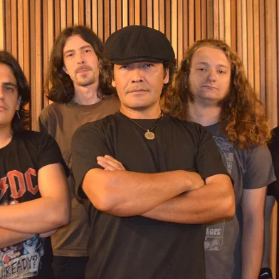 A AC/DC All Stars Tribute e Ivan Gac fazem show nesta sexta, dia 6 de setembro, no Superclub, a partir das 22 horas. Prestes a completar 25 anos de estrada, a banda AC/DC Cover RS capitaneada por Ander Tonoli se junta aos Chilenos da Black Ice, liderada pela estrela Ivan Gac, para juntos formar o maior espetáculo já visto em homenagem ao AC/DC na terra. Além de relembrar os maiores clássicos da banda Australiana, essa junção de estrelas promete um show explosivo nunca antes visto em terras Brasileiras. <!-- NICAID(15858470) -->