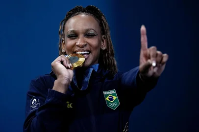 2024.08.05 - Jogos Olímpicos Paris 2024 - Ginastica artistica - A ginasta brasileira Rebeca Andrade conquista a medalha de ouro na final do solo. Foto: Alexandre Loureiro/COB/ Divulgação<!-- NICAID(15832743) -->