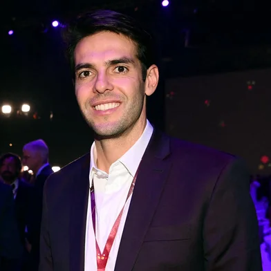 Former Brazilian footballers Bebeto (L) Kaka (R), are pictured ahead of the draw for the 2022 World Cup in Qatar at the Doha Exhibition and Convention Center on April 1, 2022. (Photo by FRANCK FIFE / AFP)Editoria: SPOLocal: DohaIndexador: FRANCK FIFESecao: soccerFonte: AFPFotógrafo: STF<!-- NICAID(15057420) -->