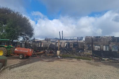 Incêndio atinge restaurante em resort de São Francisco de Paula.<!-- NICAID(15995404) -->