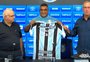Roger é apresentado no Grêmio: "Tenho certeza de que vamos ser felizes"