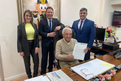Maurício de Souza, criador da Turma da Mônica, aceita o convite para ser padrinho do Hospital do Câncer Infantil de Ijuí.<!-- NICAID(15785245) -->