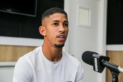 CAXIAS DO SUL, RS, BRASIL, 14/11/2025. Igor Formiga, lateral-direito do Juventude. (Neimar De Cesero/Agência RBS)Indexador: Neimar De Cesero<!-- NICAID(16167765) -->