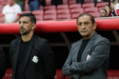 PORTO ALEGRE, RS, BRASIL - 02-11-2025: Internacional enfrenta o Atlético-MG pela 31ª rodada do Campeonato Brasileiro, no Estádio Beira-Rio, em Porto Alegre. Foto: Renan Mattos/Agência RBS.<!-- NICAID(16158992) -->