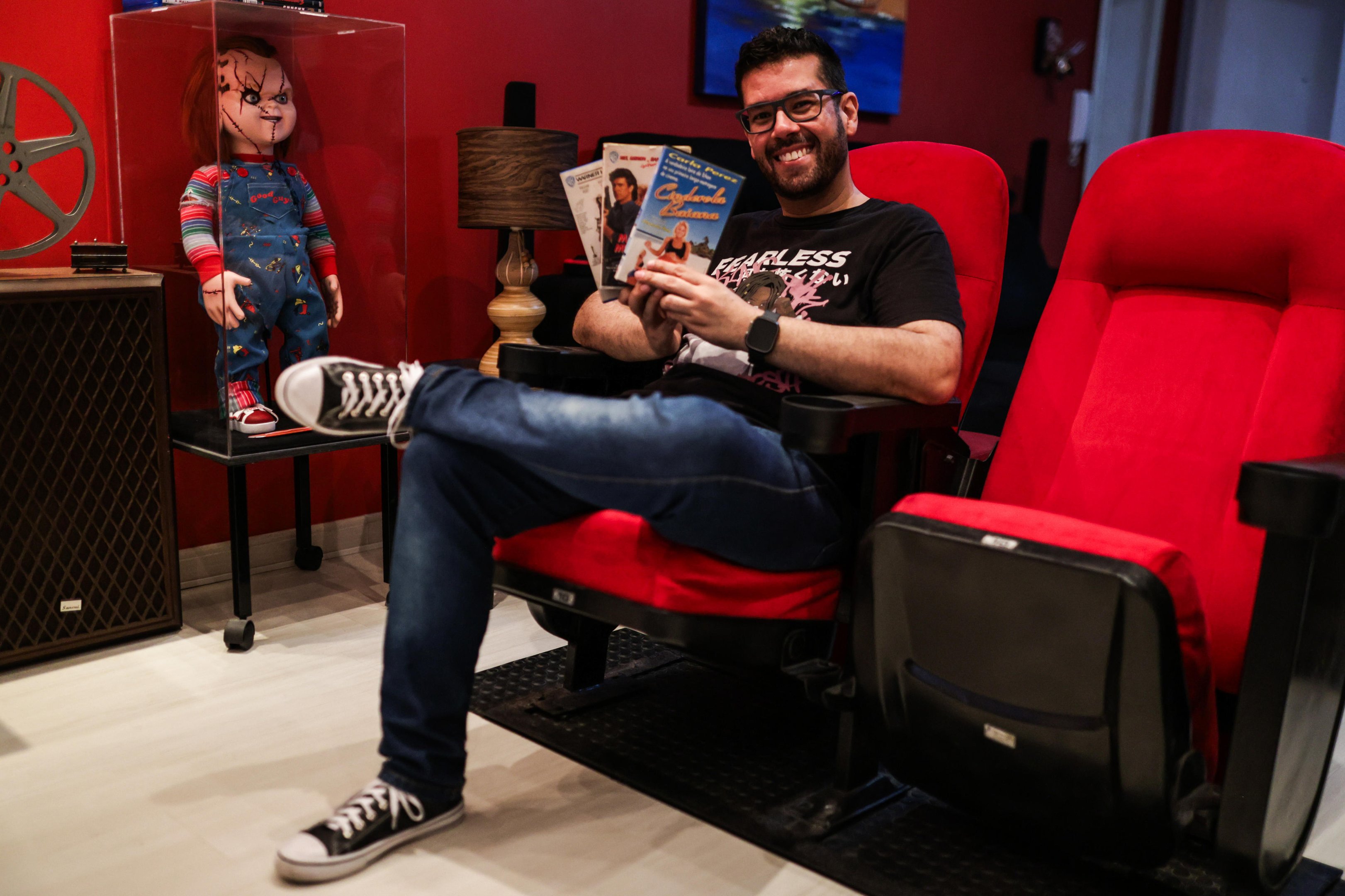 Colecionador preserva em casa parte do acervo de locadora emblem&aacute;tica de Porto Alegre