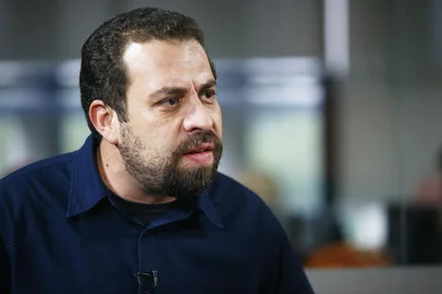 PORTO ALEGRE, RS, BRASIL, 16-07-2018: Sabatina GaúchaZH com Guilherme Boulos, pré-candidato à presidência da república pelo PSOL (FOTO FÉLIX ZUCCO/AGÊNCIA RBS, Editoria de Notícias).<!-- NICAID(13650386) -->