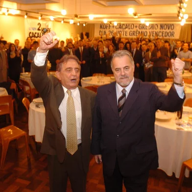 Grupo da chapa &quot; Grêmio Vencedor &quot; com Fábio Koff e Luis Carlos Silveira Martins.<!-- NICAID(1603285) -->