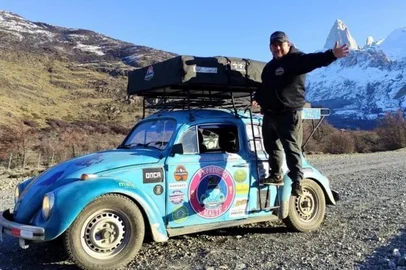O morador de Picada Café, na Serra gaúcha, Rodrigo Castelhano, se prepara para cruzar as Américas a bordo de seu Fusca 1974 ..<!-- NICAID(16006366) -->