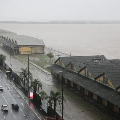 PORTO ALEGRE, RS, BRASIL - 2024.05.02 - Cais mauá visto do alto de um prédio. FOTO: ANDRÉ ÁVILA, AGÊNCIA RBS<!-- NICAID(15751366) -->