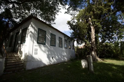 PORTO ALEGRE, RS, BRASIL - 20.04.2021 - Vandalismo no Museu José Joaquim Felizardo, situado na João Alfredo, Bairro Cidade Baixa. (Foto: Jefferson Botega/Agencia RBS)<!-- NICAID(14762430) -->