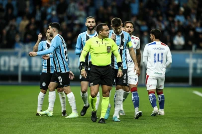 PORTO ALEGRE, RS, BRASIL, 29-07-2025: Grêmio x Fortaleza em partida atrasada válida pela 14ª rodada do Campeonato Brasileiro. O tricolor de Mano Menezes busca uma vitória após uma série de resultados negativos no Brasileirão. Foto: Duda Fortes/Agência RBS<!-- NICAID(16090426) -->