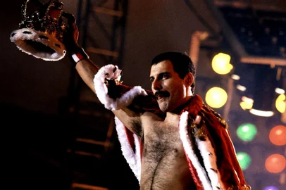 Hungarian Rhapsody: Queen Live in Budapest<!-- NICAID(13896241) -->