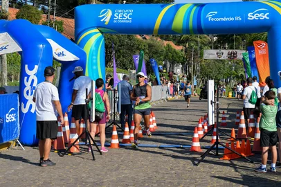Mais de 750 atletas estão confirmados para a etapa Caxias do Sul do Circuito Sesc de Corridas 2025, um dos maiores projetos de incentivo às corridas de rua do Sul do País. O evento acontece neste domingo, 16 de fevereiro, com largada às 7h no Shopping Villagio (Rodovia RSC 453, 2780), patrocinador da etapa. <!-- NICAID(15976707) -->