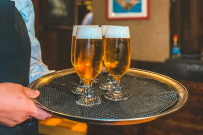 restaurante, porto alegre, steak tartar, clássico, chope, pastel<!-- NICAID(15129776) -->