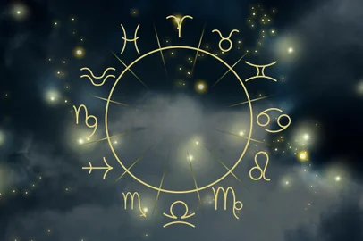 Astrologia - Foto: New Africa/stock.adobe.comIndexador: Olga Yastremska, New Africa, AfrFonte: 326952343<!-- NICAID(15354845) -->