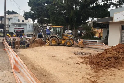 Obra de saneamento da Corsan Aegea em Sapucaia do Sul