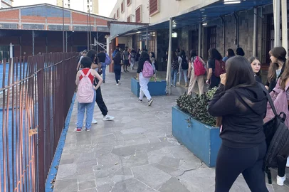 Cerca de 17 mil estudantes voltam às aulas nas escolas estaduais de Passo Fundo<!-- NICAID(16093950) -->