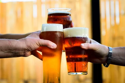 Cerveja artesanalFonte: 338101843<!-- NICAID(15400763) -->