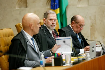 Brasília, DF. Sessão plenária do STF - 12/02/2026. (E-D) Ministros Alexandre de Moraes, Dias Toffoli e Gilmar Mendes. Foto: Victor Piemonte<!-- NICAID(16224069) -->