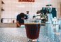 Nova cafeteria do centro de Porto Alegre tem como inspiração os balcões dos clássicos botecos
