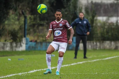 Lateral-direito Marcelo comemora classificação antecipada do Caxias ao mata-mata da Série D<!-- NICAID(15139998) -->
