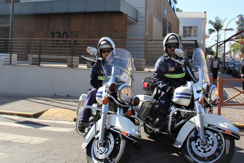 Duas das cinco motocicletas Harley Davidson doadas pela Polícia Rodoviária Federal (PRF) à Prefeitura de Lajeado já estão sendo utilizadas pelo Departamento de Trânsito. A reforma destas terminou há cerca de uma semana e reforçam a frota da Secretaria de Segurança Pública do Município.<!-- NICAID(15262872) -->