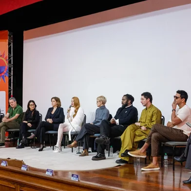 Exibido pela primeira vez no 54º Festival de Cinema de Gramado, "Antártida" debate violência de gênero em thriller psicológico
