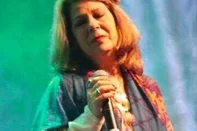 Morreu neste sábado (13) a cantora e compositora Cléa Janete Gomes Cardoso, aos 78 anos. A artista dedicou décadas de sua vida à valorização da cultura regional e à difusão da identidade musical de Osório.<!-- NICAID(16186903) -->